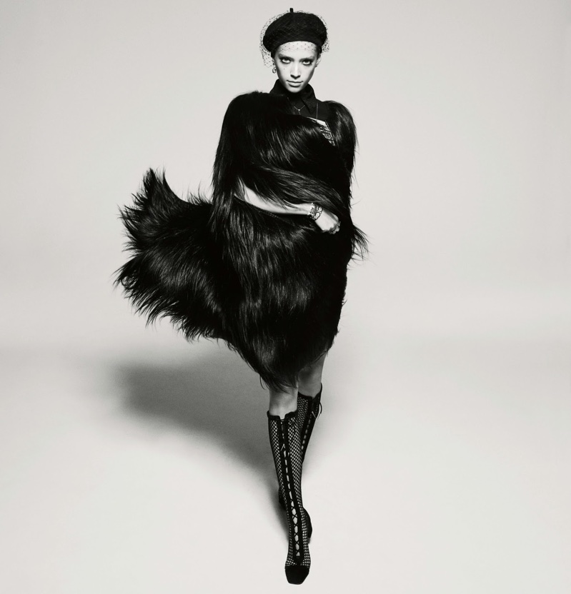 Loane Normand Model01