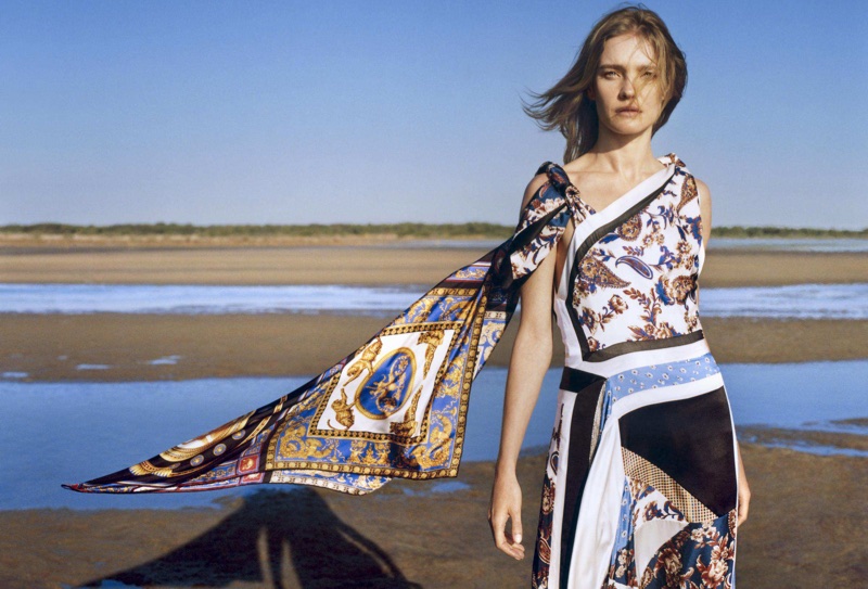 Natalia Vodianova Beach Editorial02