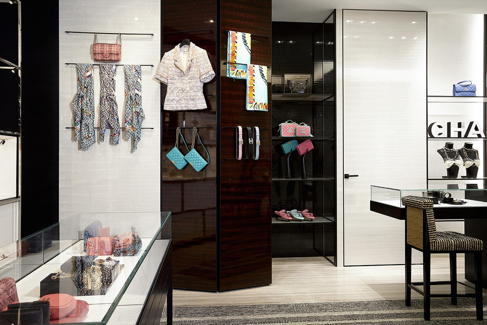 01 Monaco boutique pictures by Marie Liskay 01 LD