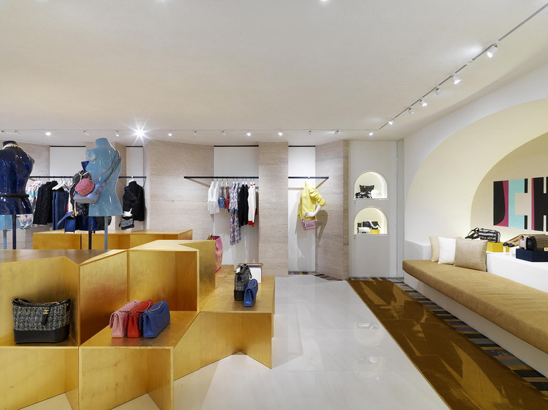 01 Boutique CHANEL Capri 2019 pictures by Massimo Listri 01 LD