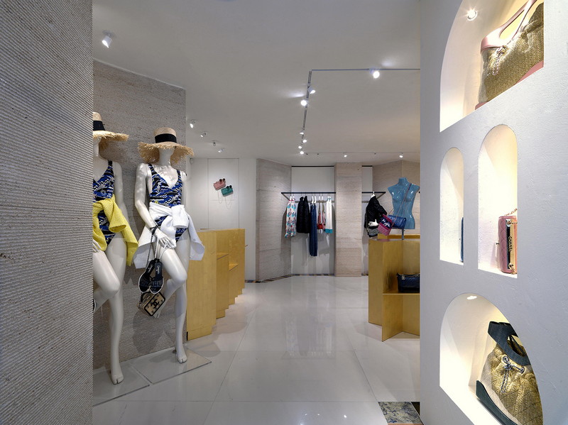 01 Boutique CHANEL Capri 2019 pictures by Massimo Listri 01 LD