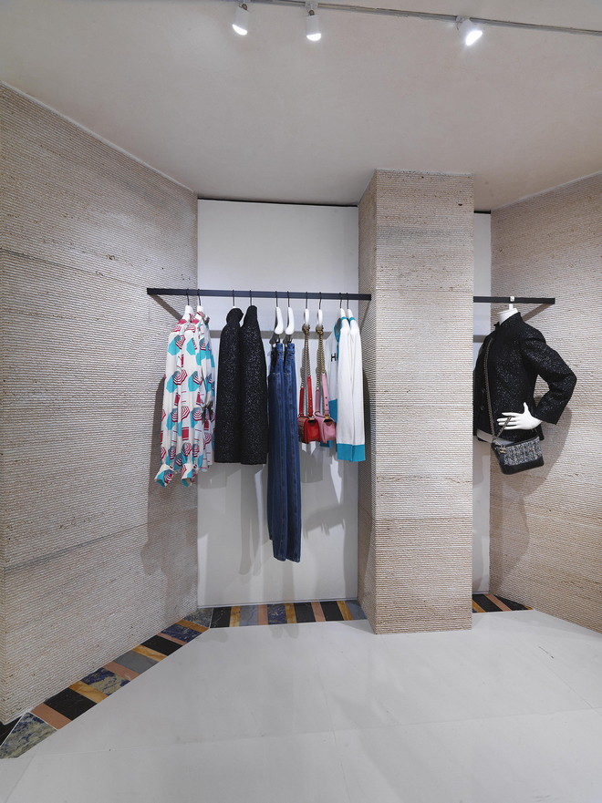 01 Boutique CHANEL Capri 2019 pictures by Massimo Listri 01 LD