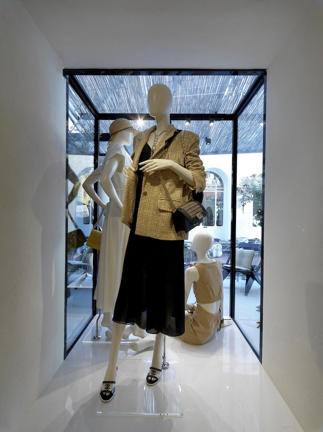 01 Boutique CHANEL Capri 2019 pictures by Massimo Listri 01 LD