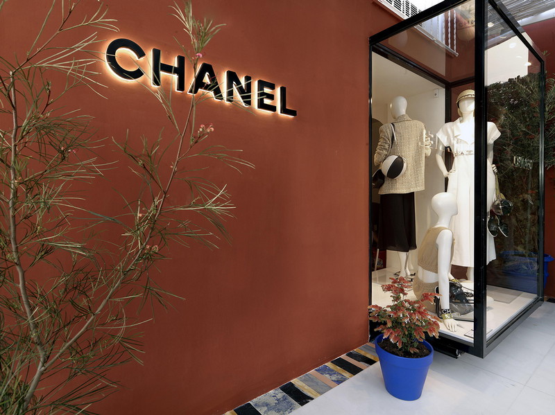 01 Boutique CHANEL Capri 2019 pictures by Massimo Listri 01 LD