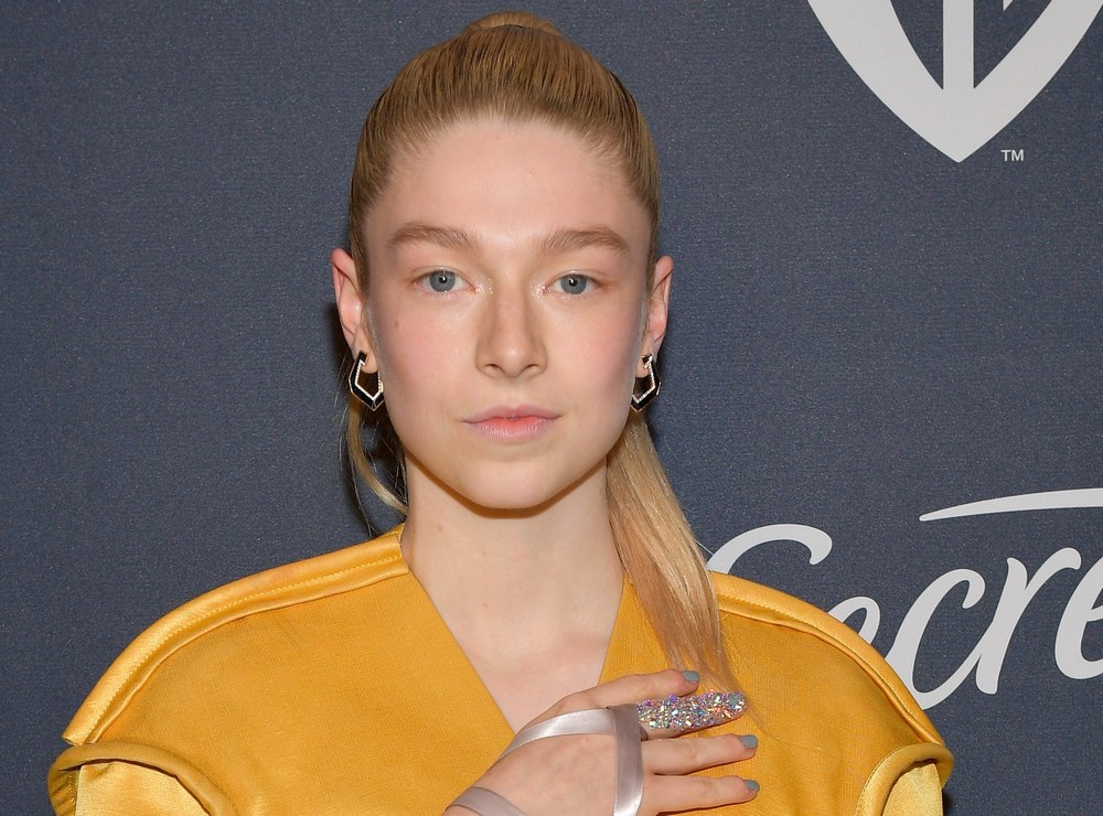 hunter shafer golden globes swarovski