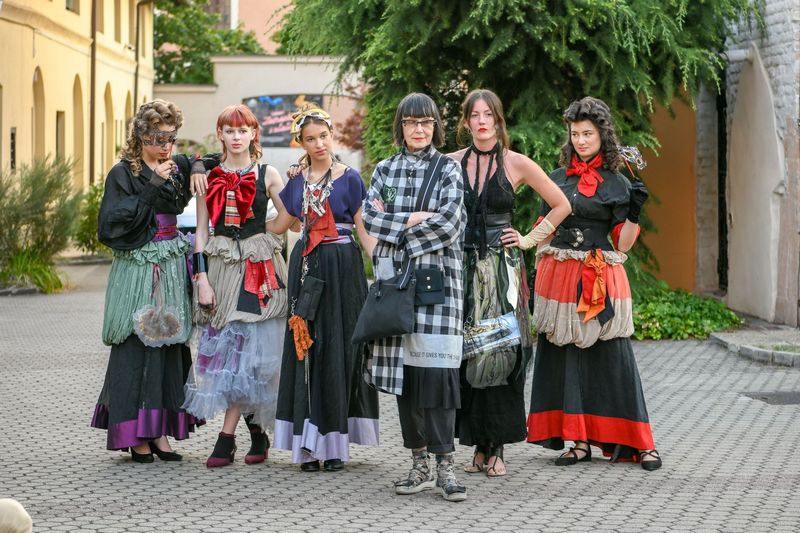 Dzenisa Pecotic sa svojim modelima Juraj Vuglac