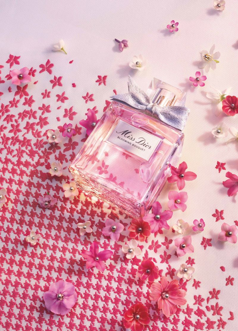 F872 LOVE ATELIER 25 P05E MISS DIOR BB CROP L4 F39