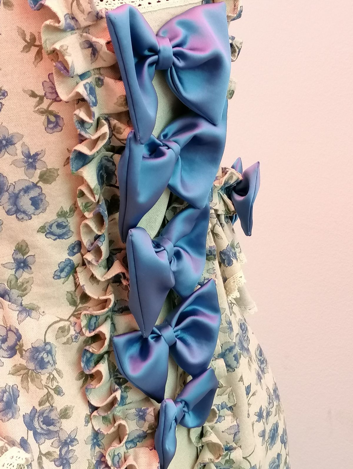 FOTO DIO KOSTIMA MADAM DE POMPADUR