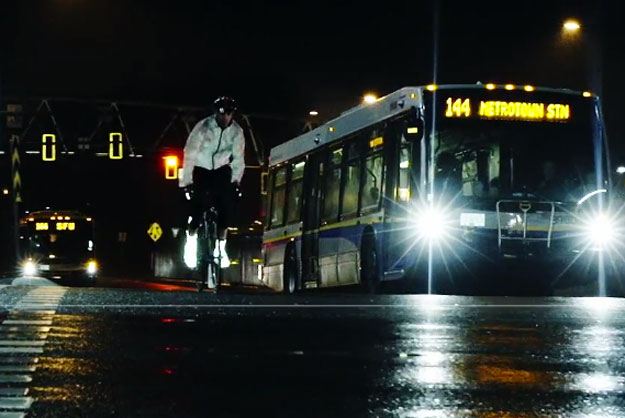 sugoi-zap-commuter-reflective-jacket