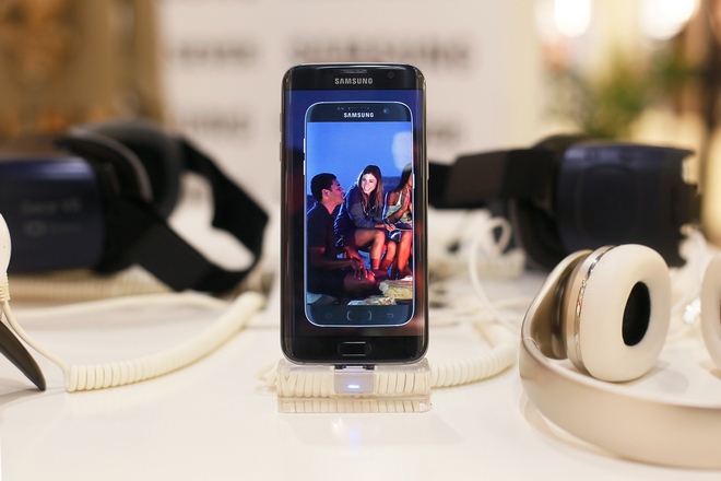 RS behind the scene VR video 1