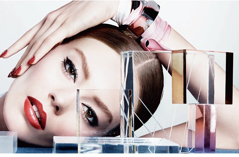ondria-hardin-dior-makeup-shoot02 cr