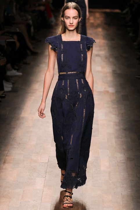 06-valentino-lace-denim-dress-spring-2015-h724