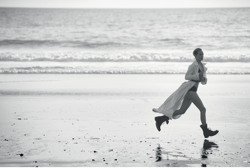 amber valletta black white editorial10 cr