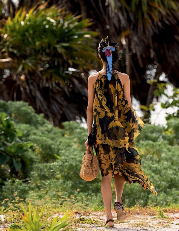 Ji-Hye-Park-Elle-Italia-Hans-Feurer-June-2015-11