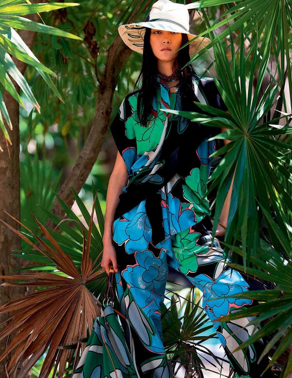 Ji-Hye-Park-Elle-Italia-Hans-Feurer-June-2015-4
