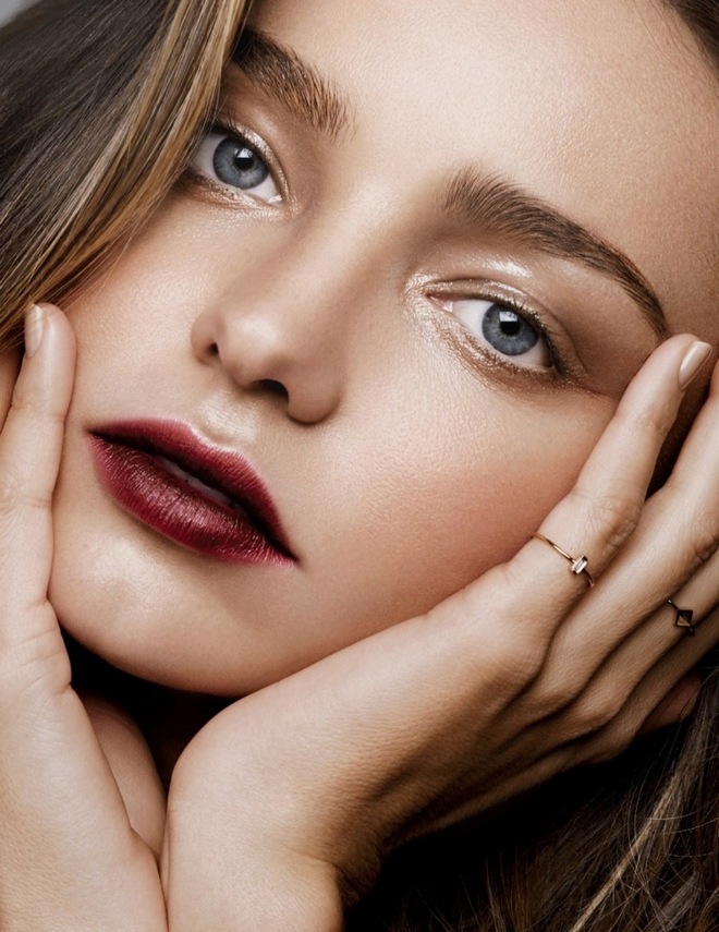 miranda-kerr-lipstick-makeup-2015-01