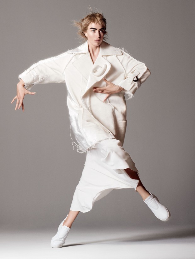 vogue-us-october-2015-07-raquel-zimmermann-by-david-sims-620x826