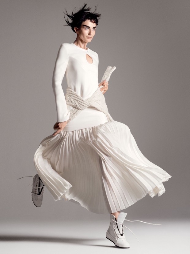 vogue-us-october-2015-andreea-diaconu-by-david-sims-12-620x825