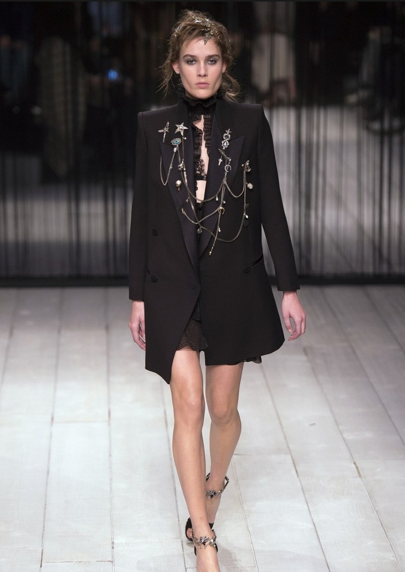 ALEXANDER MCQUEEN FALL 2016 16