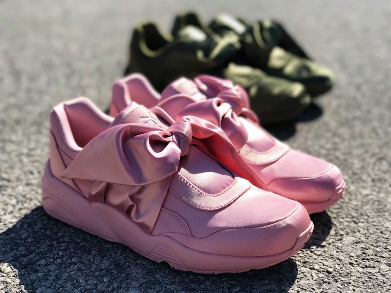 1 Bow Sneaker