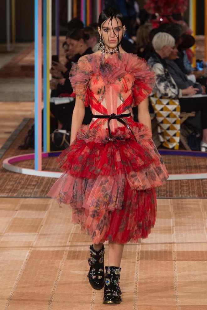 Alexander McQueen Spring Summer 2018 Runway15
