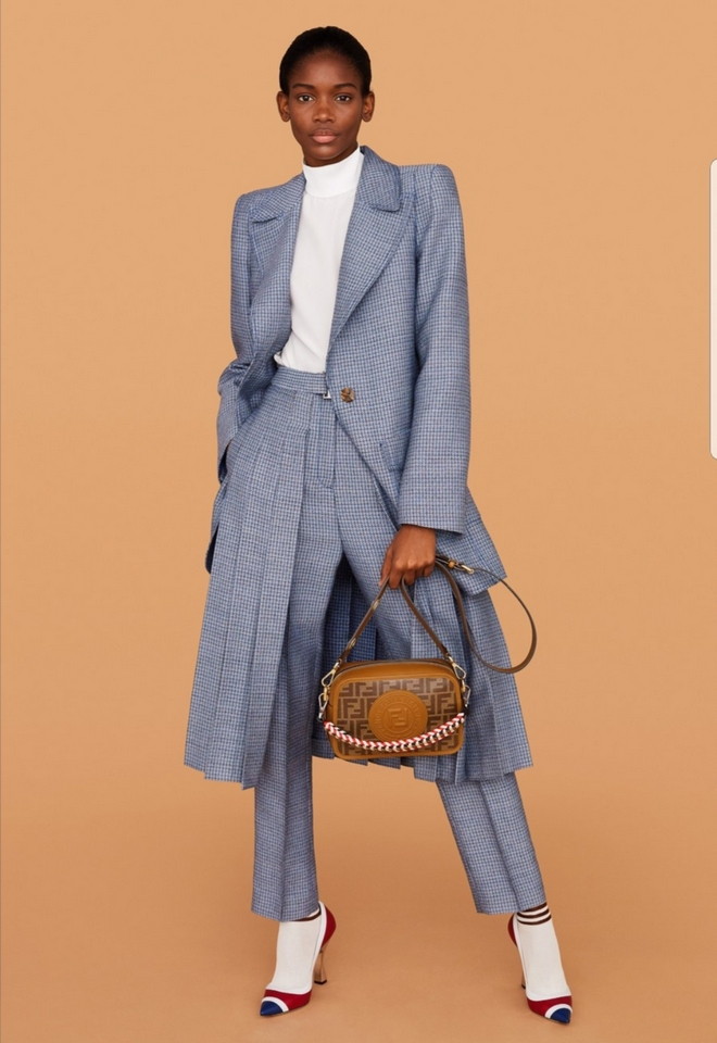 bijele carape chanel