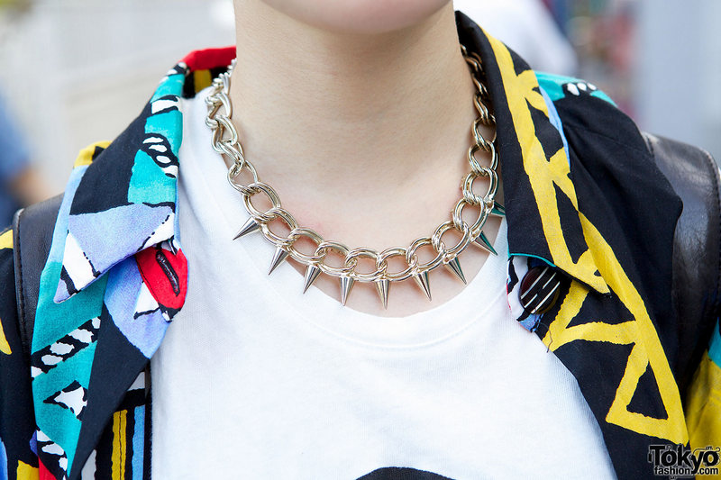 4. transparent chain necklace with leopard print coat and colorful sneakers