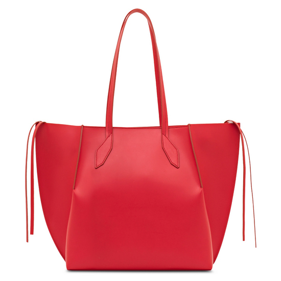 229.00kn Carpisa hand bag 11 cr