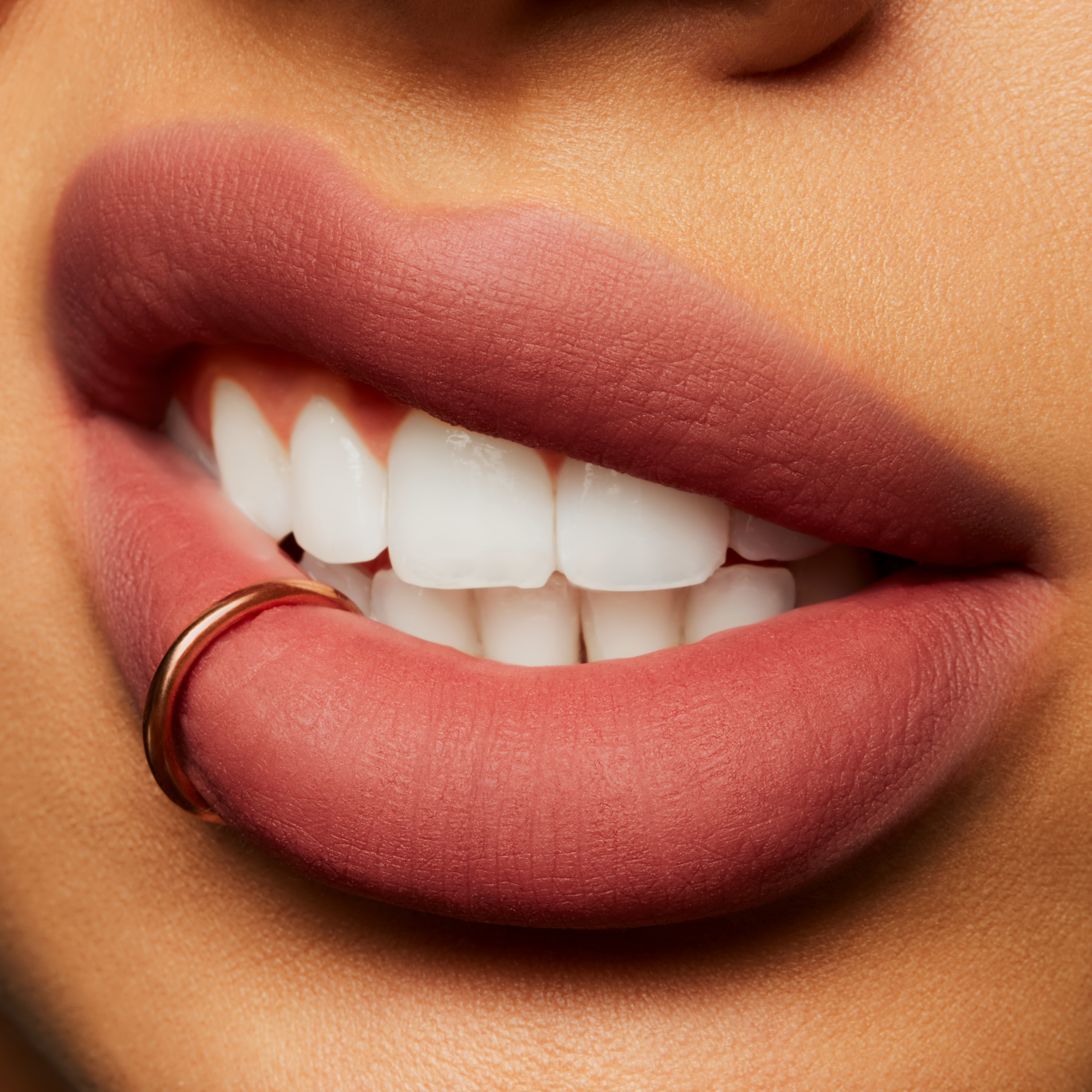 773602567942 LIP OverTheTaupe MED 1