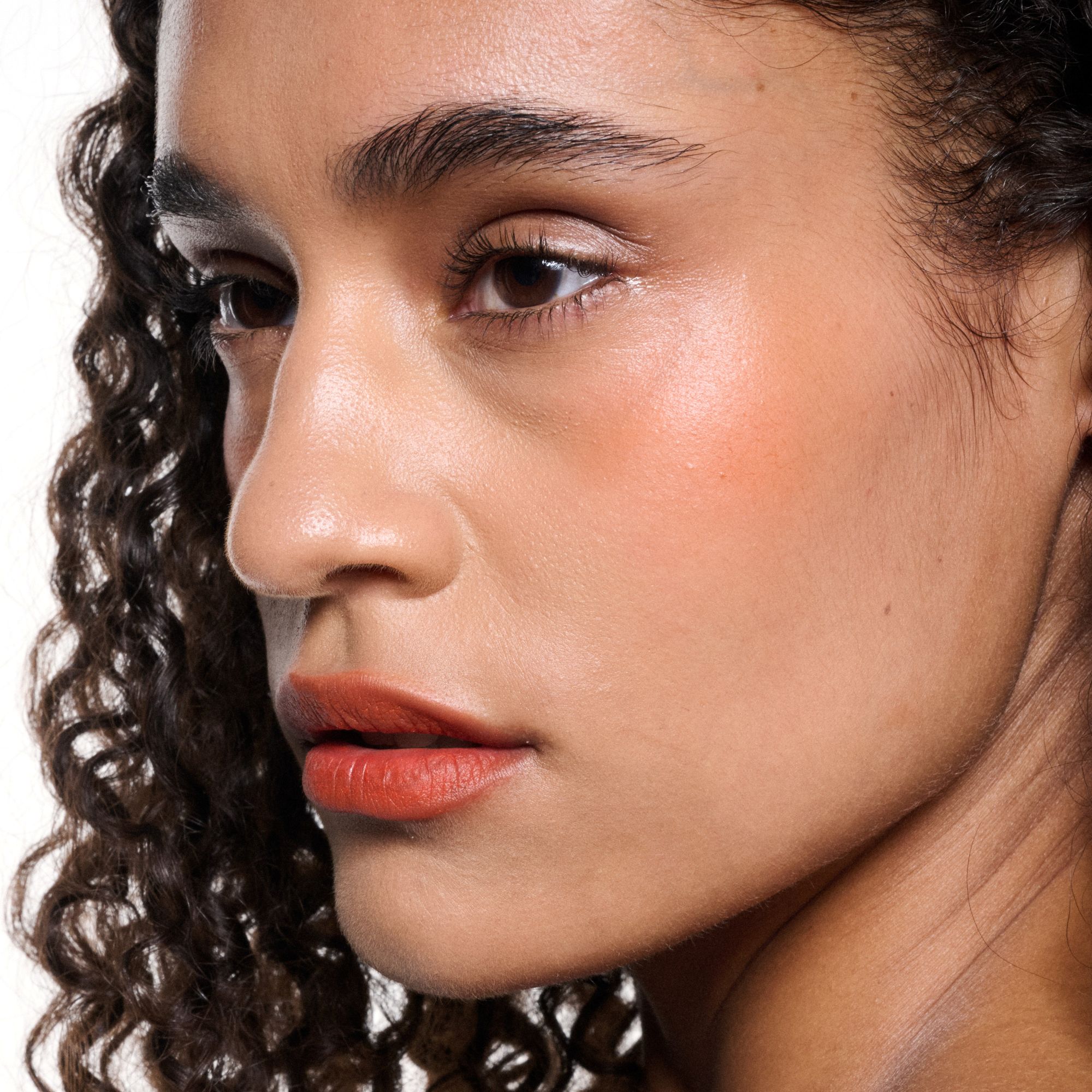 773602784196 FACE POWDERKISSLIPCHEEKMOUSE RESORTSEASON MEDIUM 1