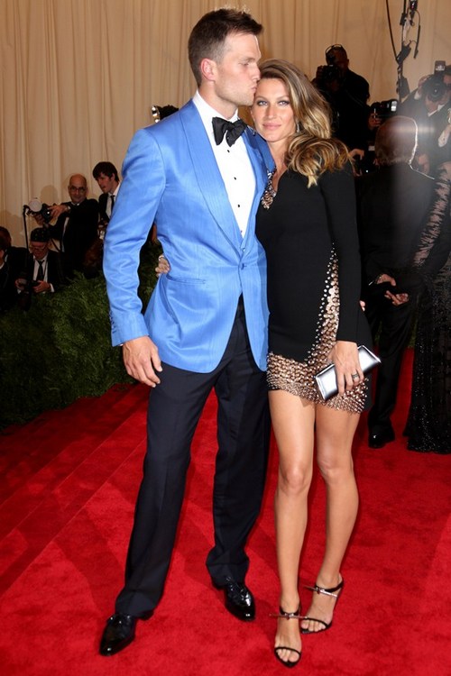 tom-brady-gisele-bundchen-vogue-18nov13-rex 592x888