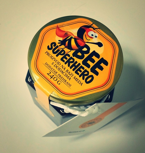 FARMACIA PHTOGO BEE SUPERHERO11