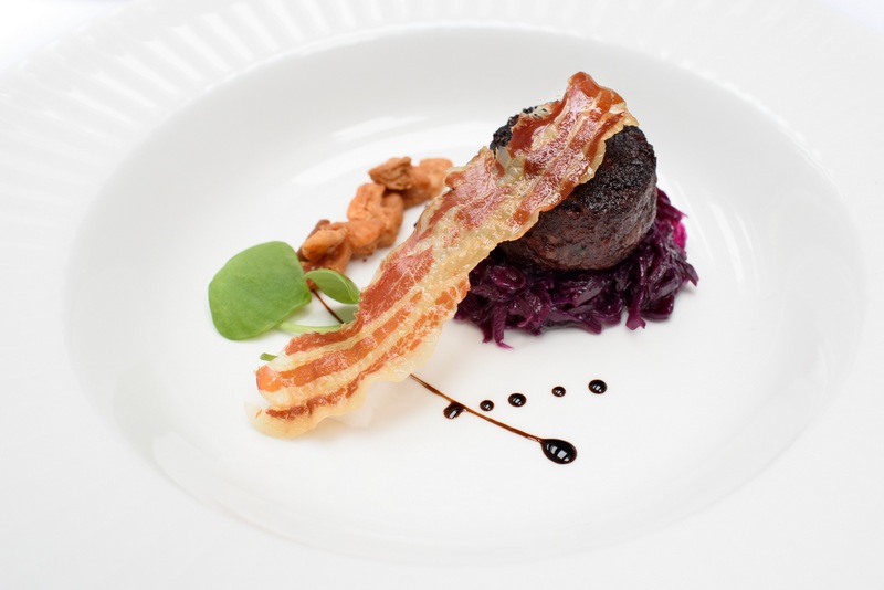 krvavice s dinstanim zeljem i cvarcima