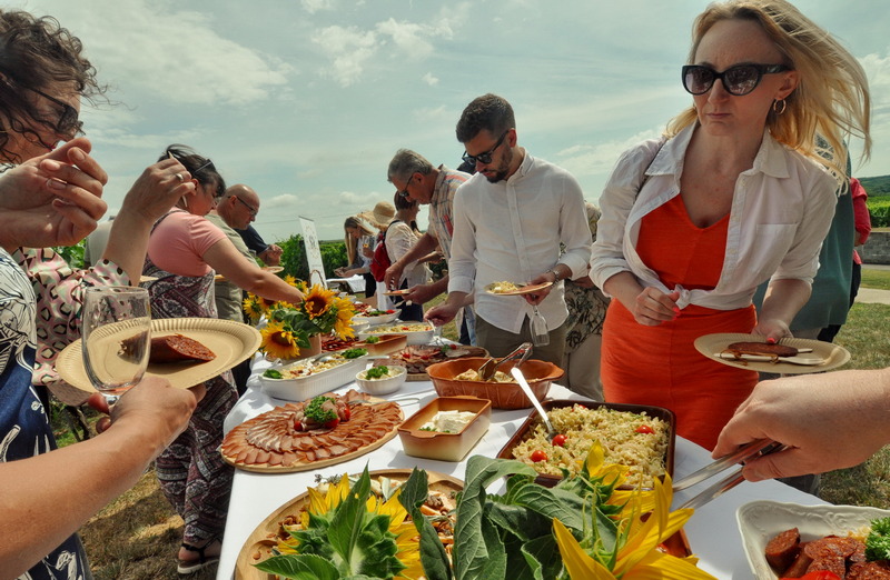 3.Pjenušavi doručak Srijem 2022 8 gozba